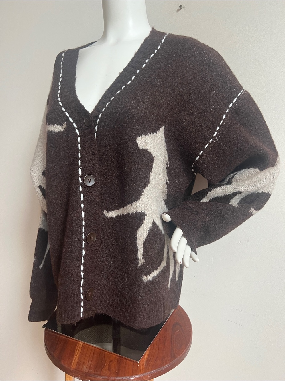 Illa Illa Cozy Brown horse Pattern V-Neck Button Cardigan Sweater - Picture 2 of 8